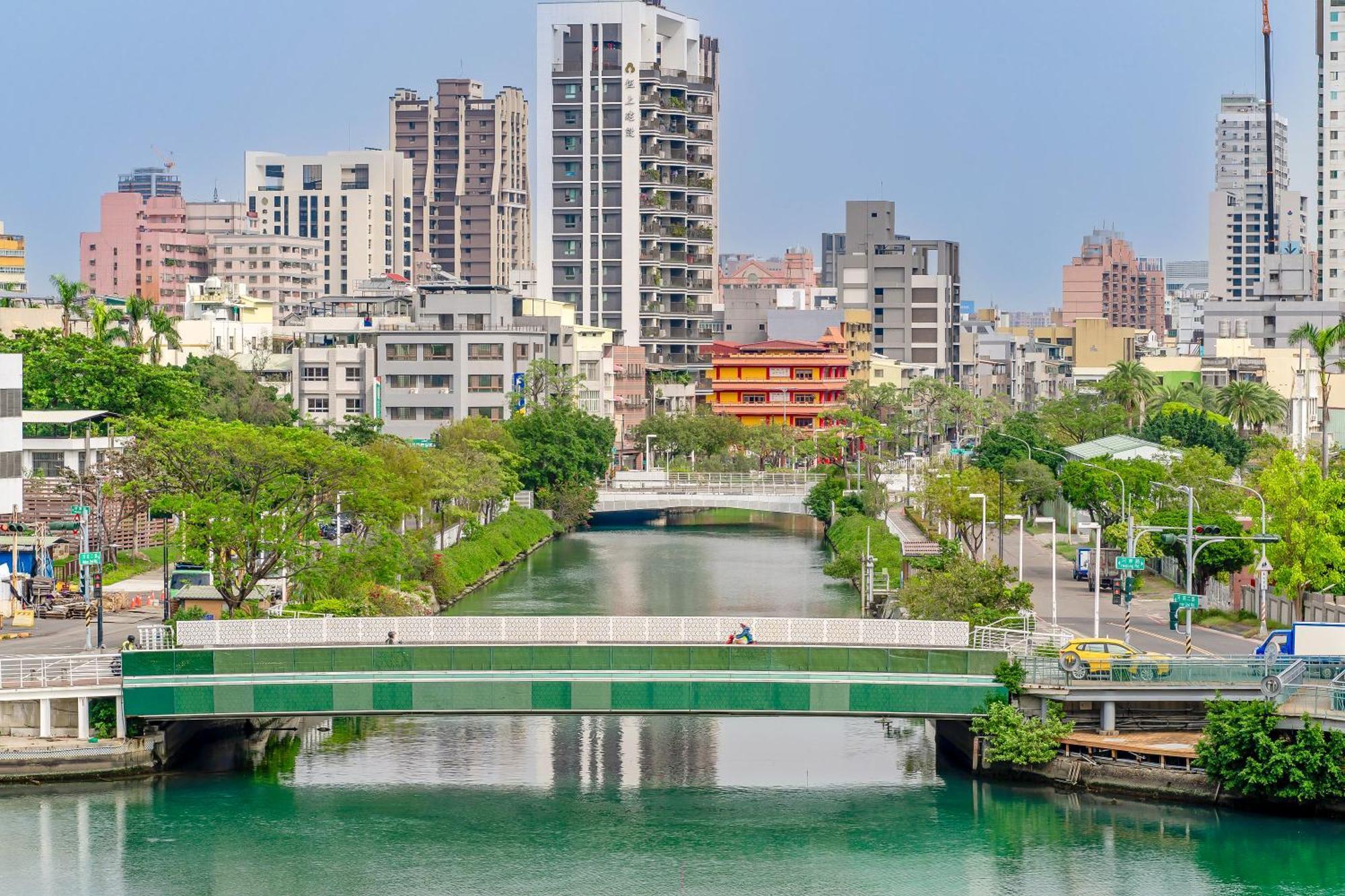 Check Inn Express Kaohsiung Love River Eksteriør billede